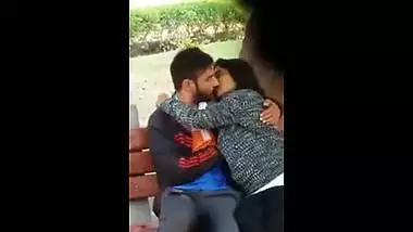 Indian pair outdoor desi mms sex scandal leaked online