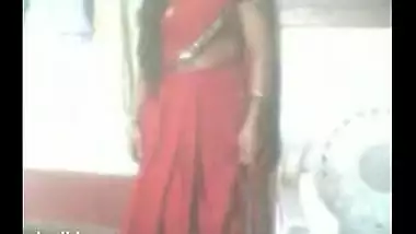 Desi Housewife Showing Off Her Pussy