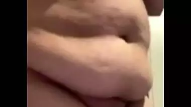 BBW desi nude applying body lotion viral video call