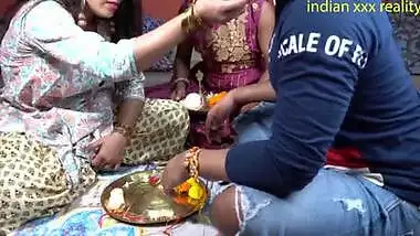 Brother bangs his sisters on Raksha Bandhan festival