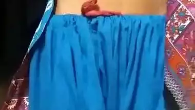 Desi village girl showing her cute boobs