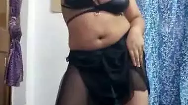 Bengali dancing girl with big boobs bouncing
