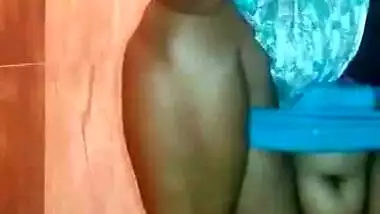 Married Indian Woman Showing Pussy While Peeing