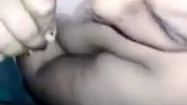 Chubby Desi hottie carefully polishes husband's thick XXX penis