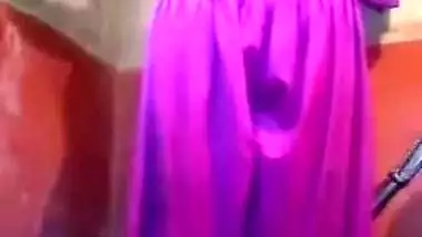 Cute Desi Bhabi Make Pissing Video For Husband