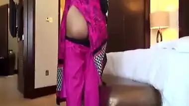 sexy curvy desi aunty fucked in hotel hd part 1