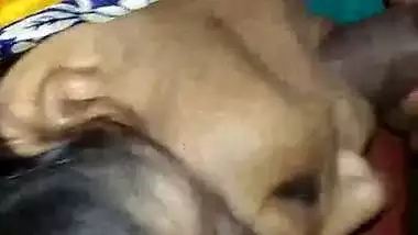 Desi lady sucks dick in the blowjob MMS