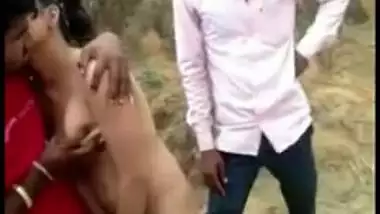 Naked village teen caught outdoor together with lover in Desi mms clip