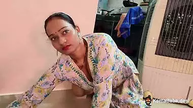 Horny wife rides on husband’s dick in Indian sex video