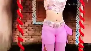 Poonam dubey huge deep navel jiggling + ass show
