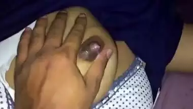 Perverted Desi fellow extracts milk from wife's hard XXX nipples