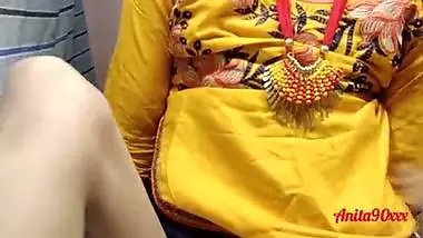 North Indian babe fucked in yellow salwar