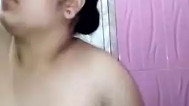Curvy chubby desi aunty bathing video self shoot mobile video