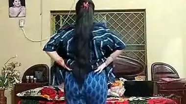 Sexy Paki Girl Shows Her Boobs Part 3