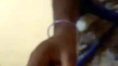 Sex MMS of a nude maid giving a helping hand to masturbate