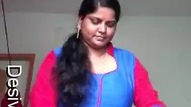 Sexy Mallu Bhabhi Showing Her Big Boobs and Pussy To Lover Part 2