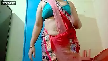 Telugu aunty Sangeeta wants to have bed breaking hot sex with dirty Telugu audio