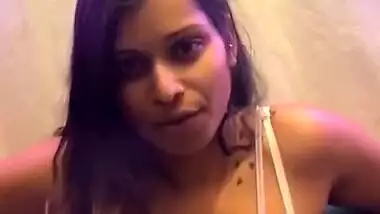 Indian College Girl Sucking Dick After The Club