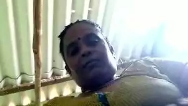 Tamil aunty sex tease big boobs viral show