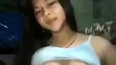Today Exclusive-nepali Girl Shows Her Boobs