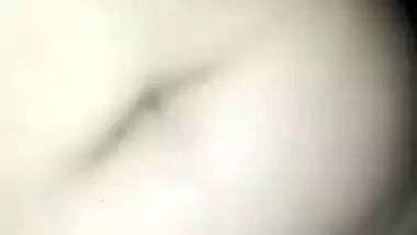College Desi XXX girl showing her sweet pink pussy on camera