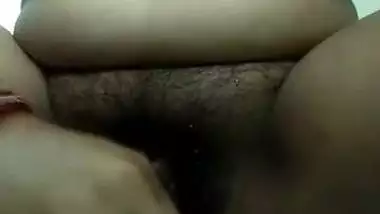 Horny Desi Bhabi Pussy Fucking With Hand Shower