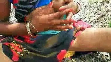 Desi Indian Outdoor Jungle Sex In Saree