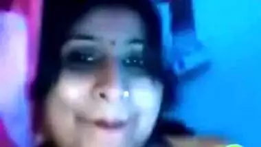 Indian woman with nose piercing video calls lover while hubby isn't home