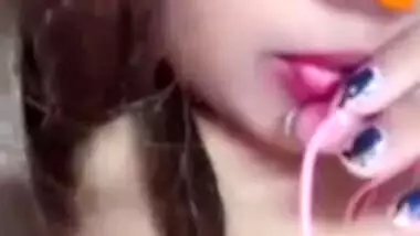 Sexy desi Girl Showing On Live