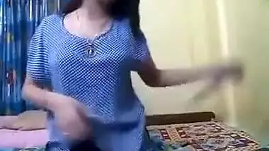Webcam porn video of beautiful Indian model sucking blue vibrator