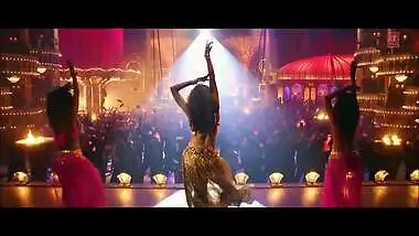 Deepika Padukone Sexiest Dance Moves