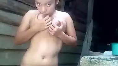 Manipuri girl nude show tempting hot nude MMS video