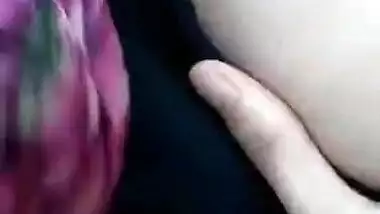 Muslim teen boob show to her boyfriend in the outdoor