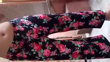 desi indian collage girl show pussy xxx