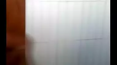 Desi Indian Girlfriend Gives Amazing Blowjob In The Shower