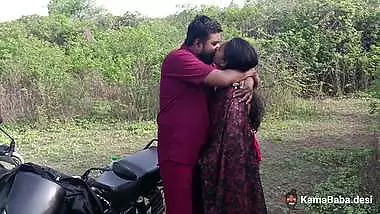 Nude Kolhapuri Savita Vaini’s outdoor Marathi sex video
