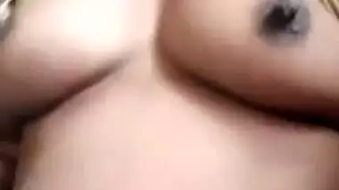 Cute Desi girl Shows her Boobs and Pussy