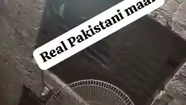 Real Pakistani mature aunty sex and viral blowjob