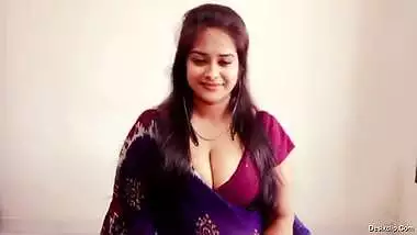 Santhy aunty rubbing her wet pussy live show