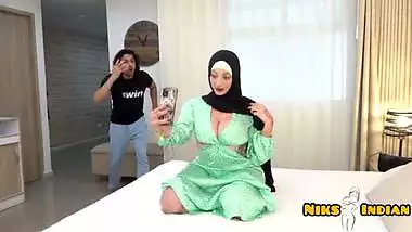 Huge Boobs Muslim Wife Gags on Big Dick and Rough Fucked