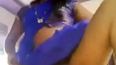 Tamil aunty saree strip pussy fingering video