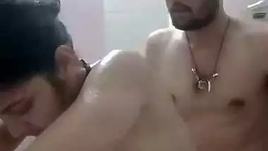 Desi couple fucking xxx in bathroom under shower