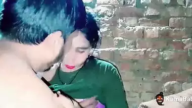 Village lady enjoys painful but pleasurable sex in desi sex