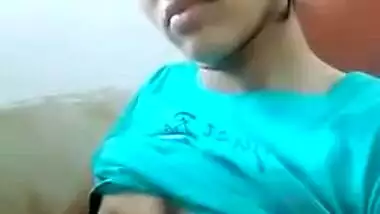 Desi XXX slut makes her own MMS video where she touches small tits