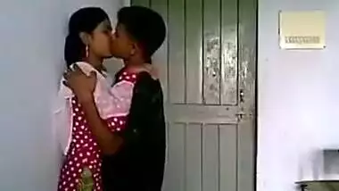 Sucking Pussy Of Noida College Girl