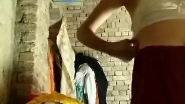 Desi girl show her pussy selfie cam video