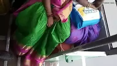 Tamil hot young married aunty boobs and navel in bus part:2