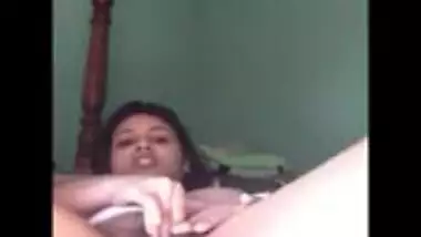 Hot girl teasing & fingering pussy on webcam