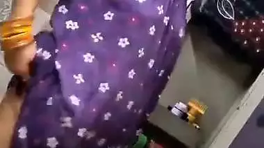 Desi mom dress change boobs show to horny son