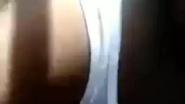 Outdoor XXX video of Lankan dude fingering his Desi GF's hairy cunt
